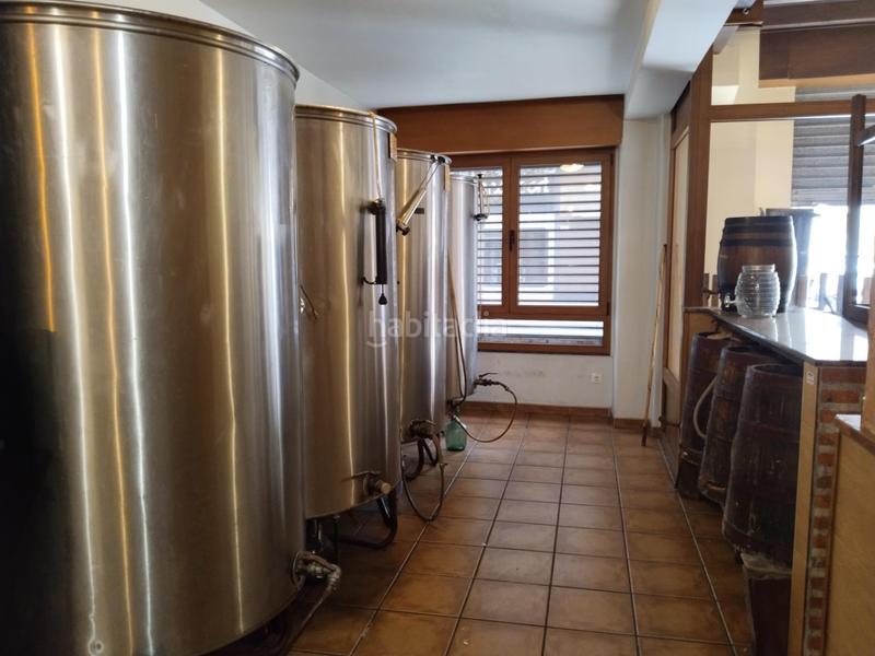 Foto e4384f64-d0e8-42cb-aeb6-928027f92875. Alquiler local comercial local de hosteleria en el centro en Torrelavega