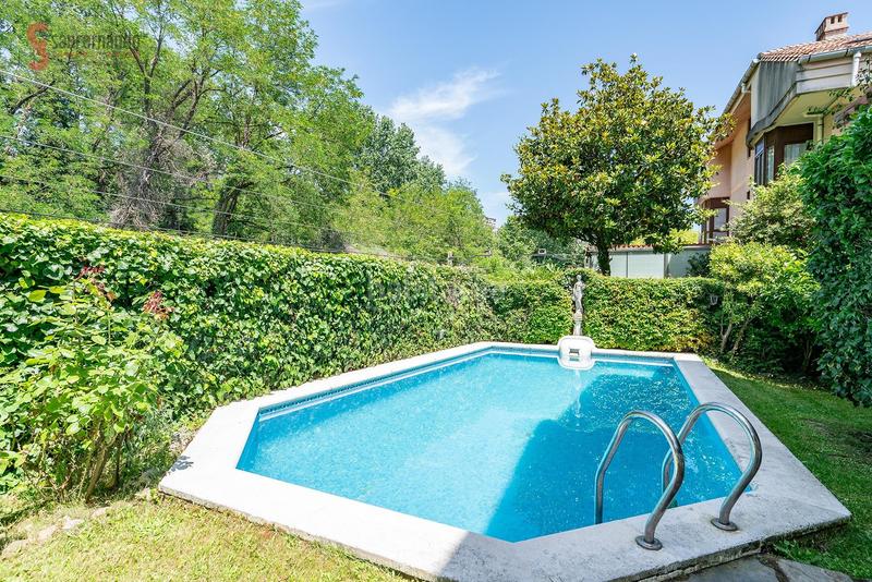 Foto 0d456dc0-1c70-4733-96c5-018e2b53a01f. Casa pareada chalet pareado con piscina privada en Santander