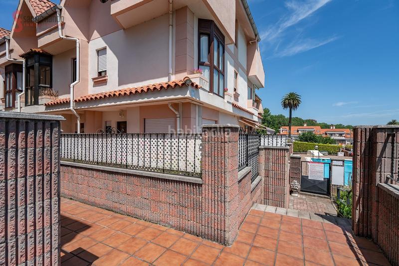 Foto 1909394b-9b6e-438a-9082-d6f0beed5090. Maison jumelée avec chauffage parking piscine dans Alisal - San Román Santander