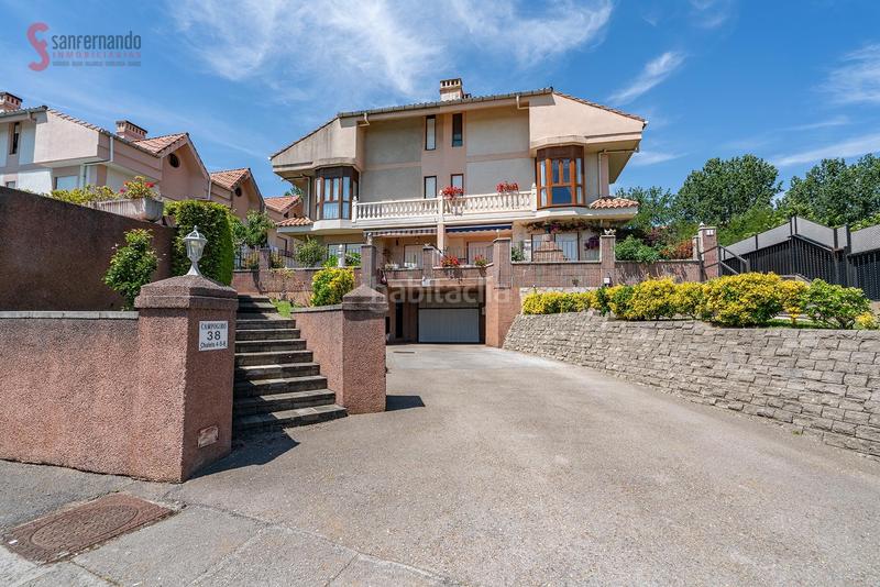 Foto 55a83af6-9bfb-49fe-a65c-663a579928ab. Casa pareada chalet pareado con piscina privada en Santander