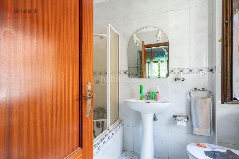 Foto db6b8f8a-9226-4af7-96c1-6f629d006b52. Casa pareada chalet pareado con piscina privada en Santander
