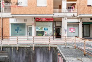 Local commercial à Corrales de Buelna (Los). Local de reparación de calzado apto para empezar