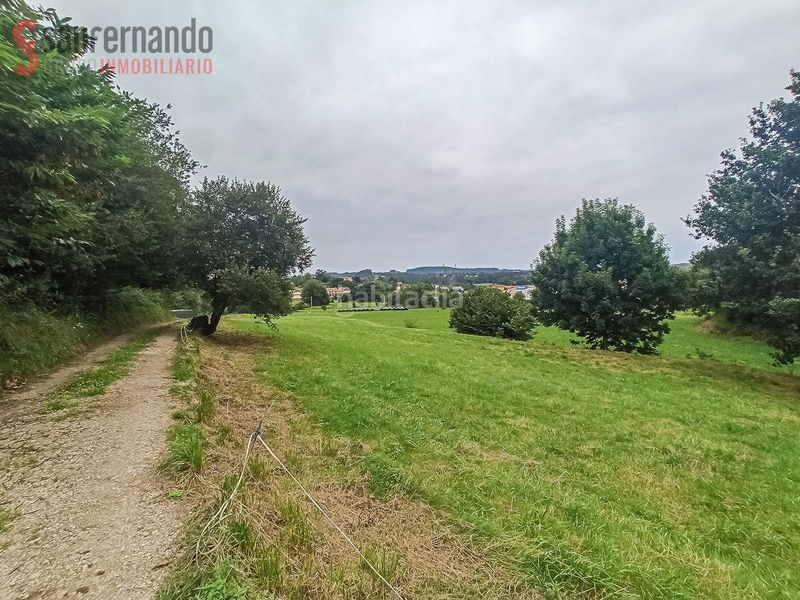 Foto a4f7eaca-70d5-40de-96e4-c92502d62e65. Finca rústica a Reocín