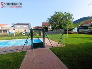 Rez-de-chausse en Mogro. Vivienda con jardn y piscina comunitaria en mogro!