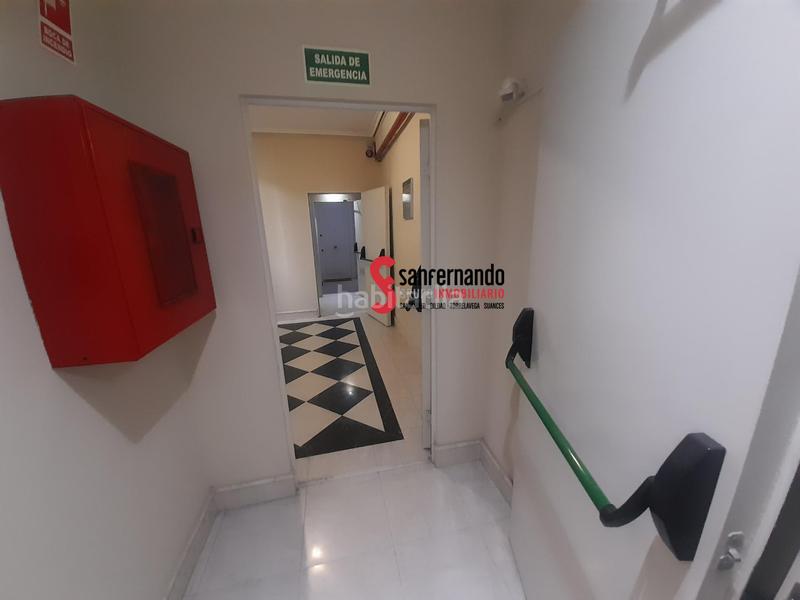 Foto 55cbbae8-5d15-426d-a69f-e0337988be2c. Alquiler oficina se alquila oficinadespacho en puertochico pleno centro . en Santander