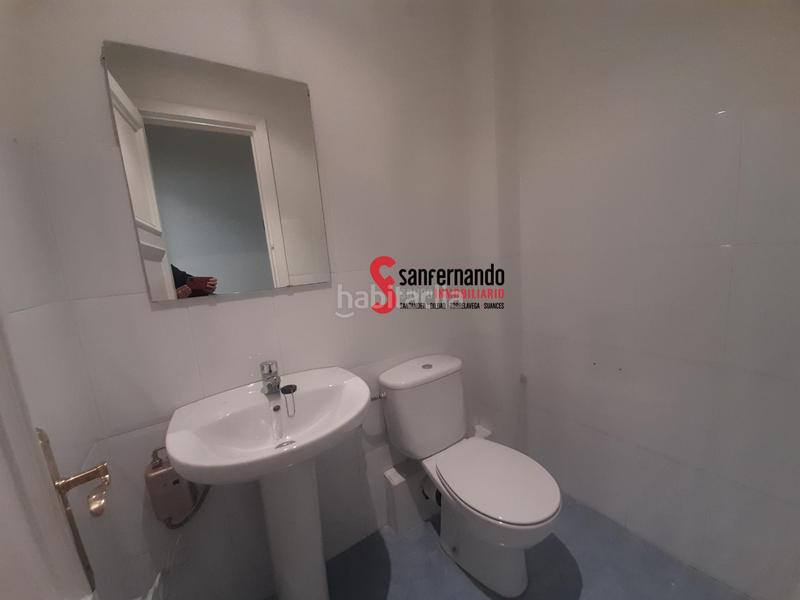 Foto e7f628eb-9c27-44c1-89f9-965b04e68f60. Alquiler oficina se alquila oficinadespacho en puertochico pleno centro . en Santander
