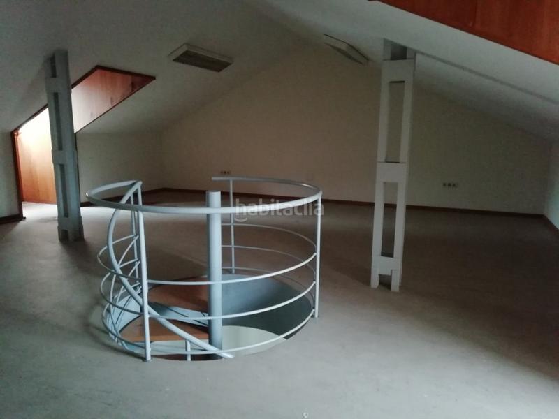 Foto bbf7a742-fc66-40c4-b1f0-12d2d3a30d69. Alquiler local comercial alquiler de oficinas en pleno Centro en Torrelavega