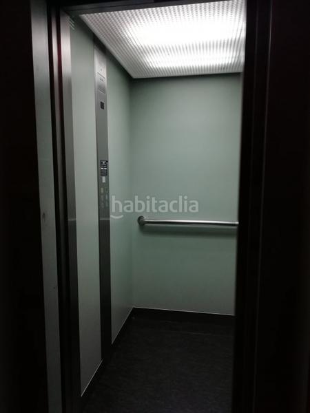 Foto c05e1bd9-0f46-4574-9f32-10a99dde2de2. Alquiler local comercial alquiler de oficinas en pleno Centro en Torrelavega