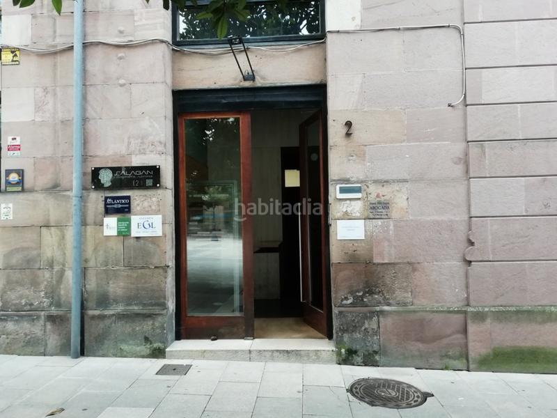 Foto cb9d7d8e-e0f8-47fa-831c-cb05ca77e138. Alquiler local comercial alquiler de oficinas en pleno Centro en Torrelavega
