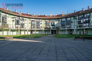 Apartament  Urbanizacion la cantábrica. Apartamento con ascensor y garaje en astillero