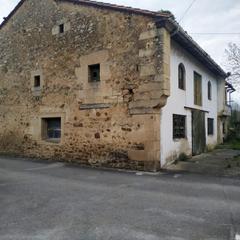 Maison  Corvera. Edificio de piedra en corvera de toranzo