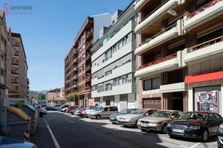 Aparcament cotxe a El Parque - Zapatón. Garaje cerrado en venta en el centro de torrelavega.