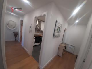 Location Appartement à Cuatro Caminos. Se alquila piso en calle san fernando profesionales de valdecill