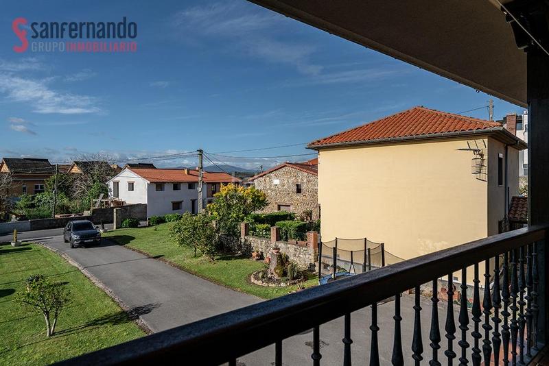 Foto 1bd006df-2e11-4fcd-a48d-8a68b7d4e560. Casa  estilo montañés cerca de costa en Cudón Miengo