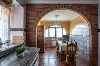 Casa in Cudón. Casa estilo montañés cerca de costa