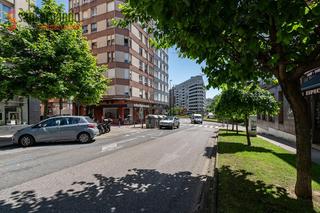 Pis  Calle division azul. Piso en venta en  la zona de cuatro caminos