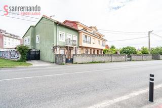 Casa  Avenida marqués de valdecilla. Casa con terreno urbano en soto de la marina
