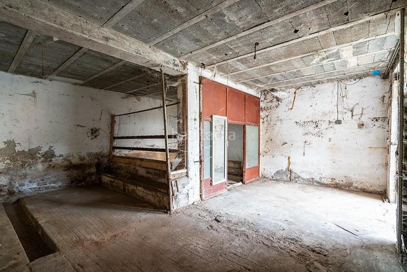 Foto 144de309-aff6-4788-91d6-78be163e9618. Local commercial dans Cartes