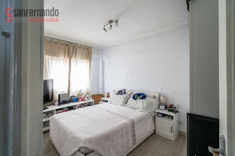Foto ec80aaf9-f199-4583-95b3-07410352fc02. Piso  en la zona de general dávila muy próximo a las facultades con inquilino en Santander