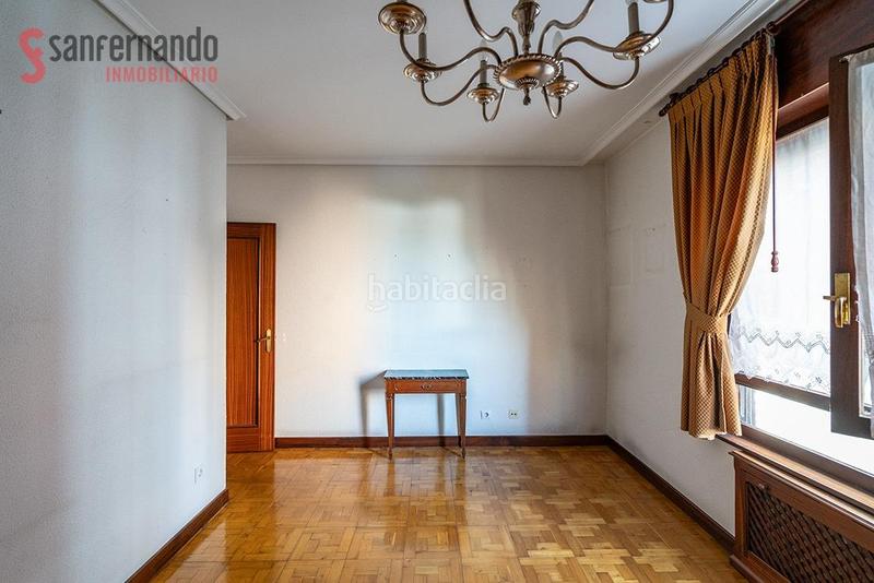 Foto 4e3ede63-b7c9-4939-8c3e-d50d26e12df7. Piso vivienda con alma en el corazón 122 m para diseñar tu futuro en Torrelavega