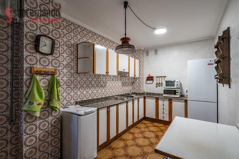 Foto 62146cdf-dd12-4560-ae6a-1d26c050cd3a. Piso vivienda con alma en el corazón 122 m para diseñar tu futuro en Torrelavega