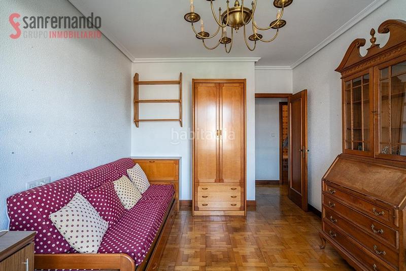 Foto b4a983b4-2364-4693-b401-28cc4c493c8f. Piso vivienda con alma en el corazón 122 m para diseñar tu futuro en Torrelavega