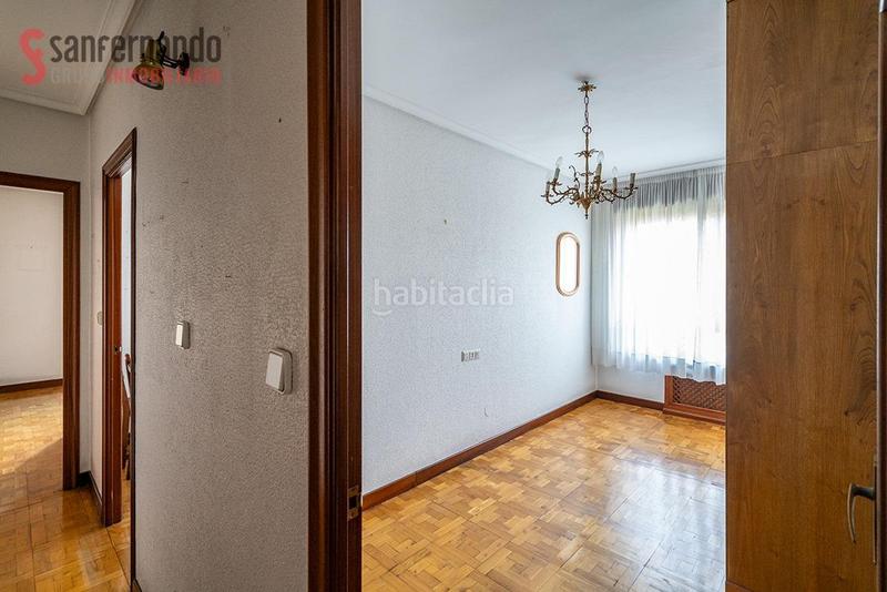 Foto b9c52929-243d-40ce-b8f0-9672a0f522bc. Piso vivienda con alma en el corazón 122 m para diseñar tu futuro en Torrelavega