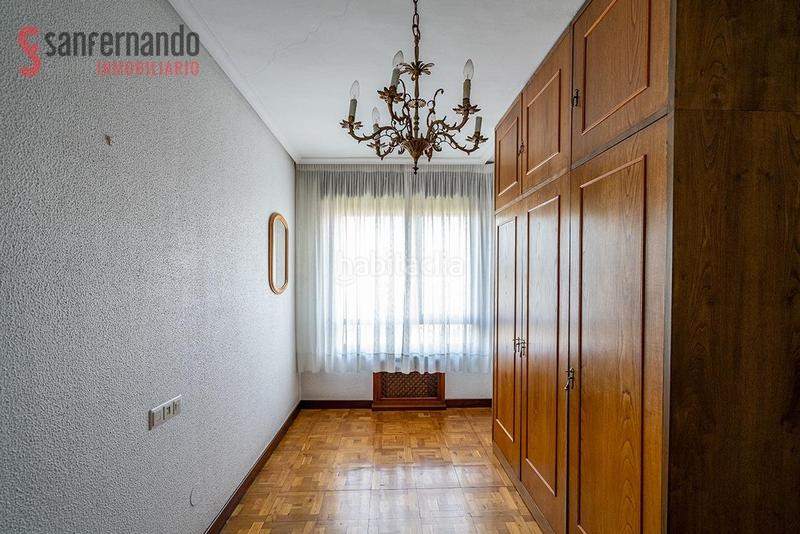 Foto dd37c9d7-d5a8-4bda-b4cd-8dd39ca59494. Piso vivienda con alma en el corazón 122 m para diseñar tu futuro en Torrelavega