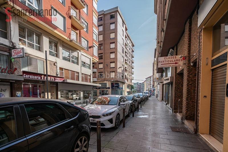 Foto ed8a0200-bcc9-42fd-bdee-f9cac49e79d2. Piso vivienda con alma en el corazón 122 m para diseñar tu futuro en Torrelavega