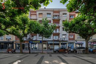 Pis  Avenida españa. Piso en el centro de torrelavega con ascensor, garaje y trastero