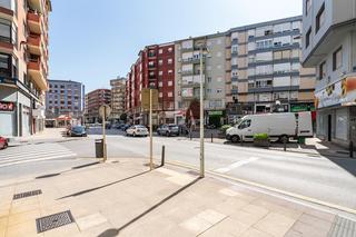 Pis  Calle de los mártires. Piso muy bien ubicado en torrelavega con ascensor y trastero