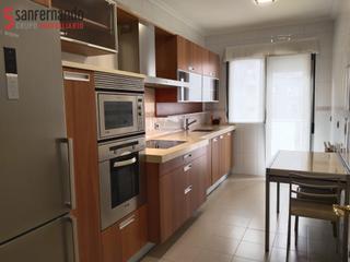 Miete Zweistöckige Wohnung in El Parque - Zapatón. Dúplex de 3 habitaciones y 2 baños con plaza de garaje en el cen