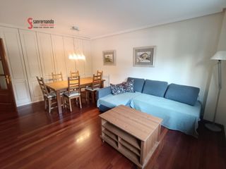 Rent Flat  Plaza de los derechos humanos. Alquiler de piso de 2 habitaciones para temporada en la calle al
