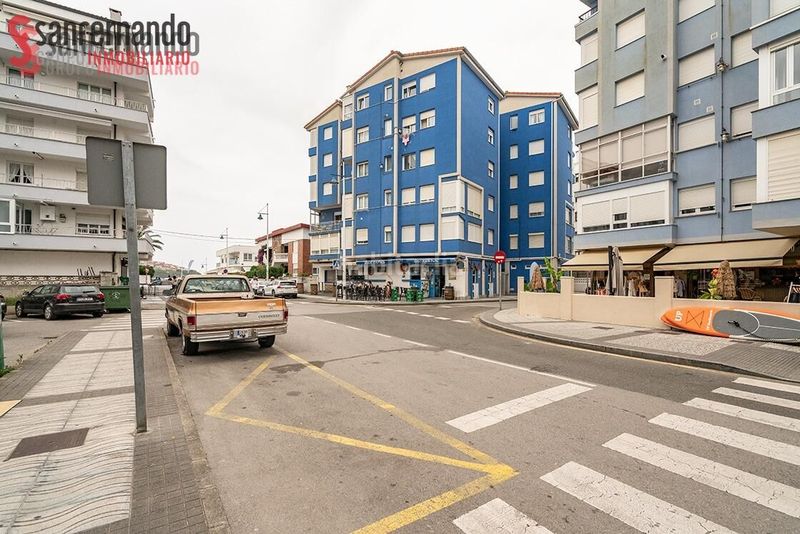Foto 8582650d-74ab-4f8e-bfbe-054b8695dd50. Piso en calle calle del doctor enrique oti piso de tres habitaciones a pie de playa. en Suances