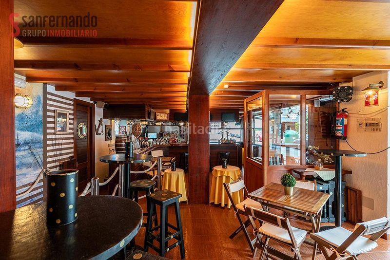 Foto e7ec9016-c80a-49c0-b68c-1b7f2aaa18f9. Local comercial a Suances