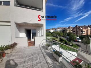 Rent Ground floor in Mogro. Se alquila pisobajo con terraza para fijo en playa usilmogro