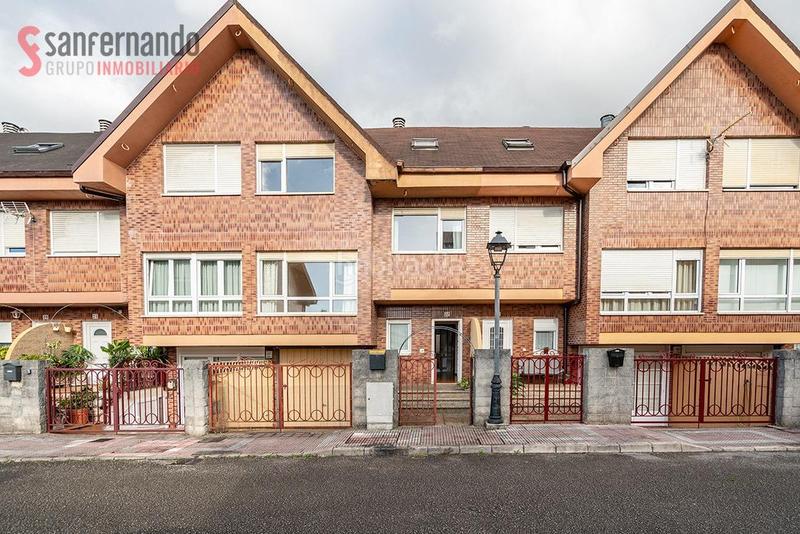 Foto 7c62bc05-42de-4b85-8fb0-035819b2bc80. Casa a schiera con riscaldamento parcheggio in Muriedas Camargo