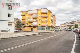 Pis  Calle de fernando arce vallejo. Piso en venta en torrelavega