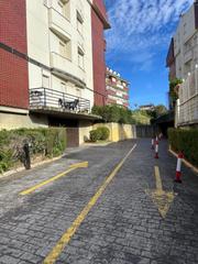 Aparcament cotxe  Calle de acacio gutiérrez. Plaza de garaje en la zona de la playa en suances