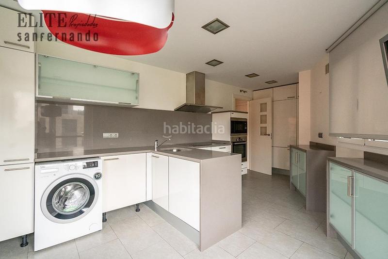 Foto 725ecb9d-7249-4117-bbe1-f226764999ca. Pis amb calefacció aparcament piscina a Valdenoja Santander