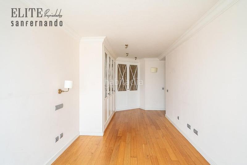 Foto be46ab20-e12f-4b59-be1e-39df91706f94. Pis amb calefacció aparcament piscina a Valdenoja Santander