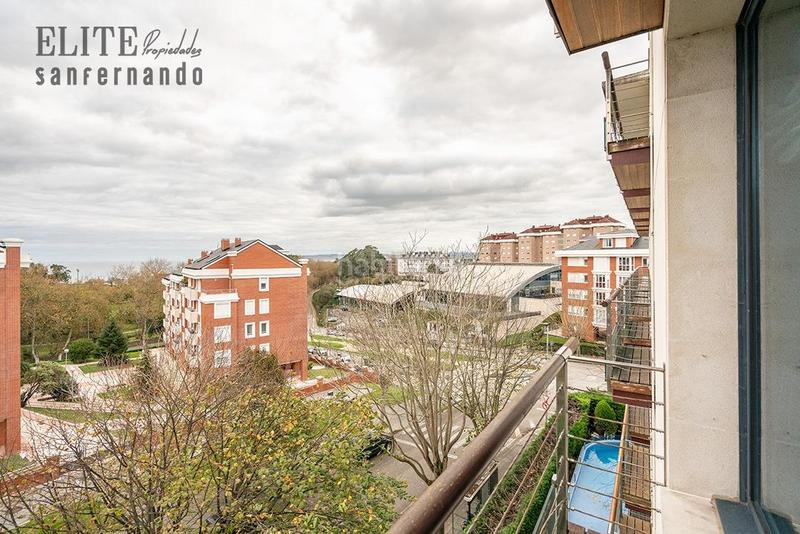 Foto f75bd3d4-6d6d-4955-b1bc-b5bef5e51ca9. Pis amb calefacció aparcament piscina a Valdenoja Santander