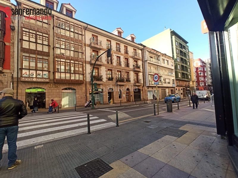 Foto 8b33a1c2-c53b-41bd-a81f-a63053122adc. Aparcament cotxe a Centro Torrelavega