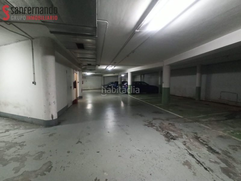 Foto d0e066c3-6967-4669-8c37-610e02e995bf. Aparcament cotxe a Centro Torrelavega