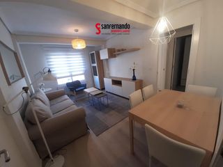 Rent Flat in Castilla - Hermida. Alquiler de piso totalmente  reformado,  para funcionarios, larg