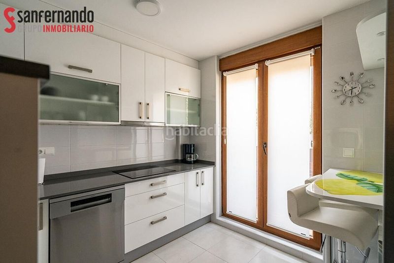 Foto daa61dc0-5fa0-439d-b248-50d556d6414f. Casa adossada amb calefacció aparcament a Suances