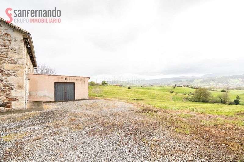 Foto f8e3bd4a-034c-4d1d-9d8b-c8a2cc55ab89. Masia amb calefacció aparcament a Penagos