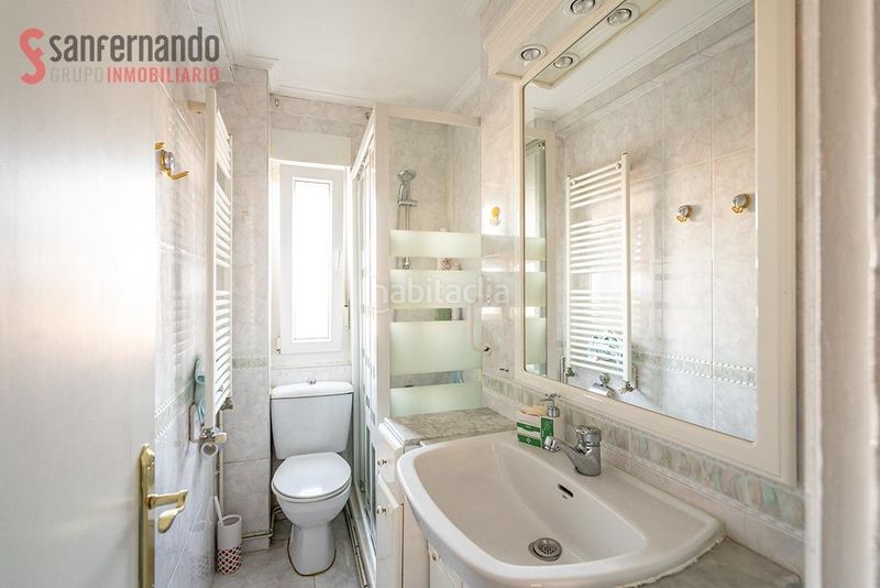 Foto aeb325e1-26d2-409b-9384-cb027504d946. Piso  a la venta en la zona de la calle alta con ascensor en Santander