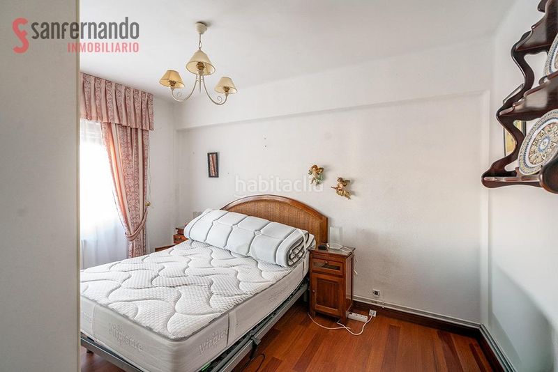 Foto ef383226-1451-482c-a65b-a37c451bd0b4. Piso  a la venta en la zona de la calle alta con ascensor en Santander