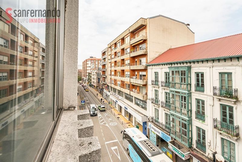 Foto 10a73dcf-a7e0-4d28-a907-2d9515fe68cb. Pis a Centro Torrelavega